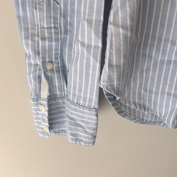 ❌SOLD❌Abercrombie & Fitch Boyfriend Button up - Picture 4 of 5